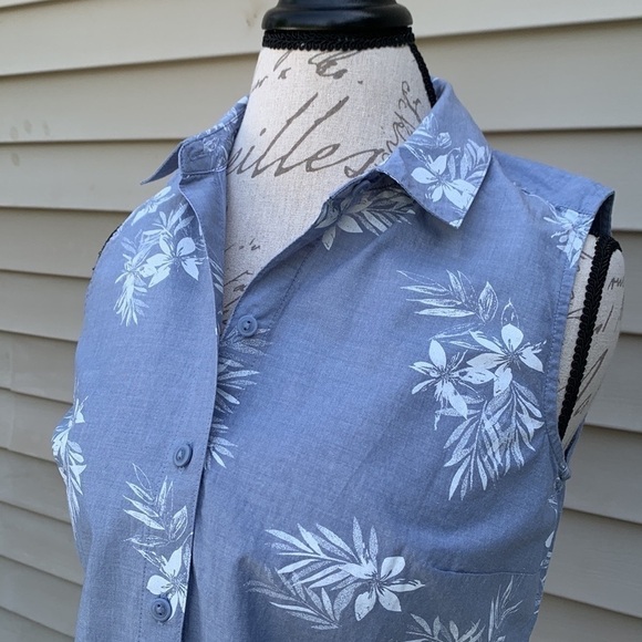 Nwot Croft & Barrow Tropical Chambray Sleeveless Button Down Shirt - Picture 5 of 13